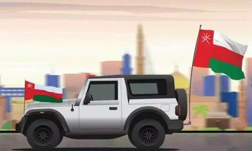 വാ​ഹ​ന​ത്തി​ൽ വ​ടി​ക​ൾ കെ​ട്ടു​ന്ന​തി​നെ​തി​രെ പൊ​ലീ​സ് മു​ന്ന​റി​യി​പ്പ്