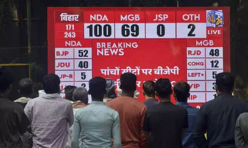 വോട്ടെണ്ണൽ കേന്ദ്രങ്ങൾക്ക് ചുറ്റും സെർവർ വാനുകൾ ചുറ്റിത്തിരിയുന്നു; ഗുരുതര ക്രമക്കേട് ആരോപിച്ച് കോൺഗ്രസ്