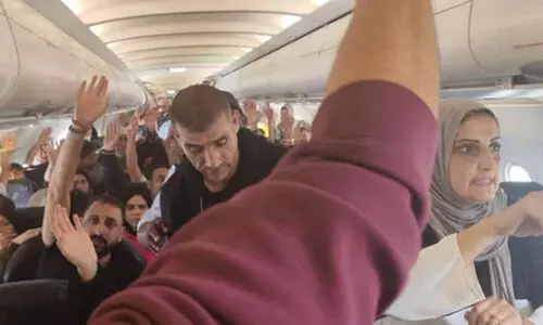 ദക്ഷിണാഫ്രിക്കയിൽ 153 ഫലസ്തീനികളെ 12 മണിക്കൂർ വിമാനത്തിൽ തടഞ്ഞുവെച്ചു