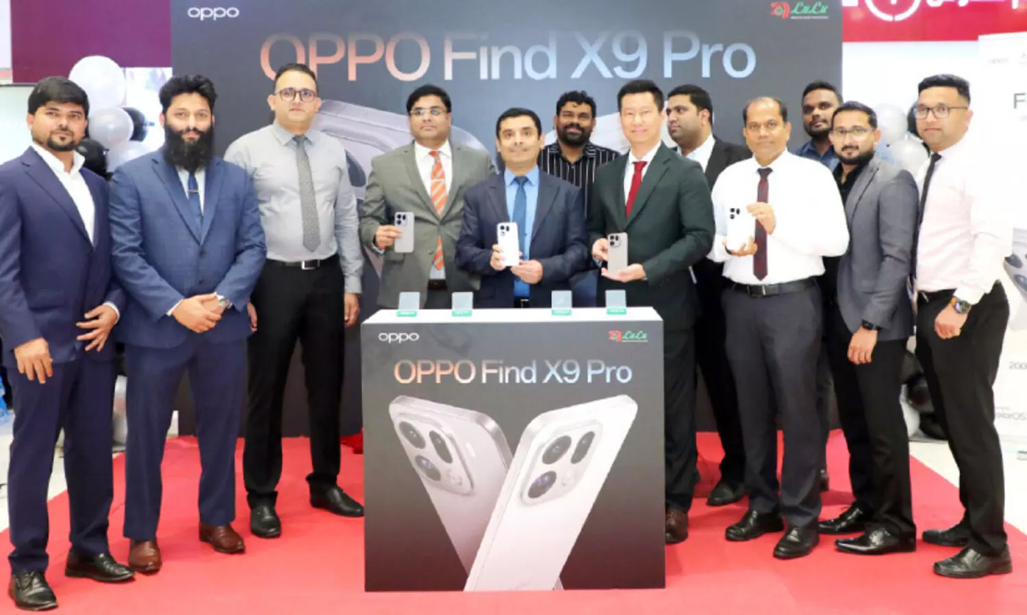 ലു​ലു ഹൈ​പ്പ​ർ​മാ​ർ​ക്ക​റ്റി​ൽ OPPO Find X9 Pro ലോ​ഞ്ച് ചെ​യ്തു