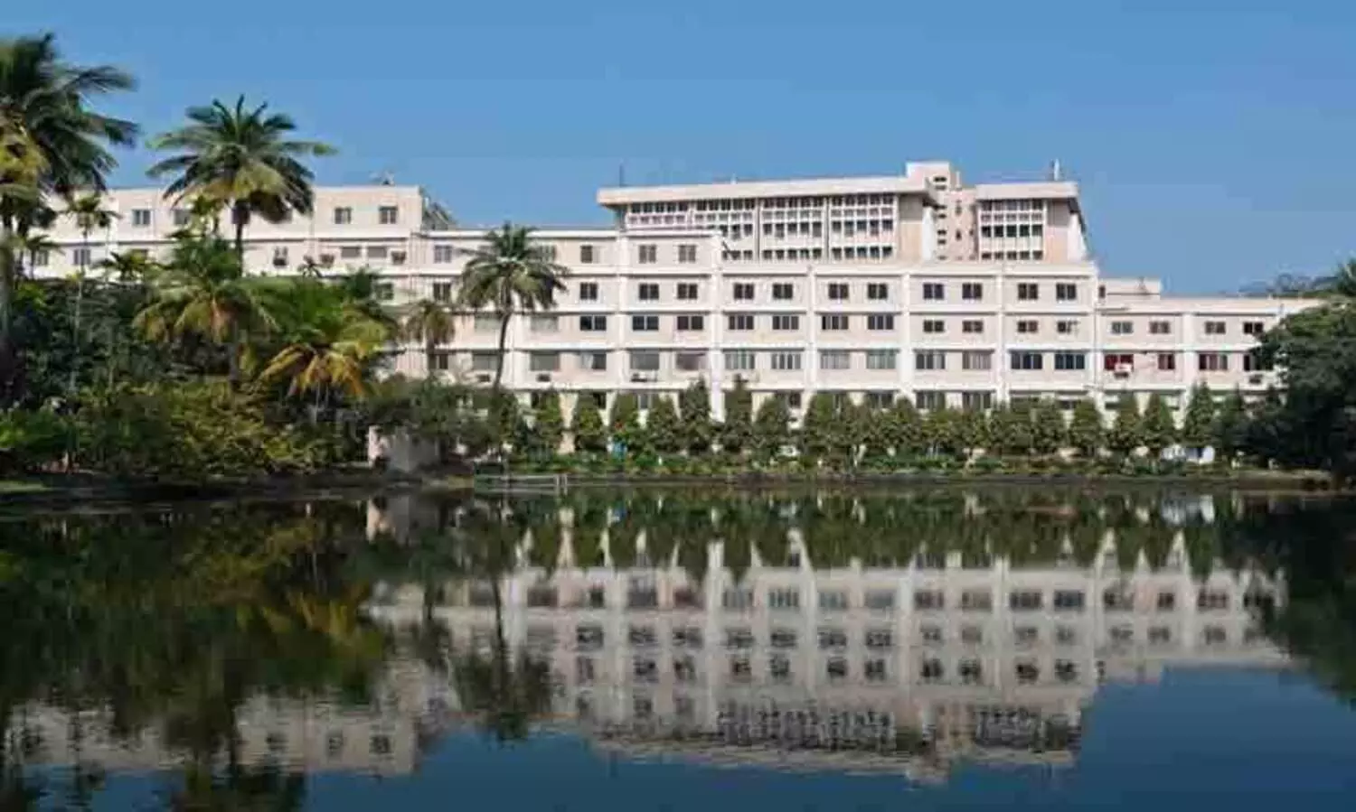 ഇന്ത്യൻ സ്റ്റാറ്റിസ്റ്റിക്കൽ ഇൻസ്റ്റിറ്റ്യൂട്ട് ബോയ്സ് ഹോസ്റ്റലിന്റെ മതിലിൽ വിദ്വേഷ ചുവരെഴുത്ത്; നിയമനടപടിയുണ്ടാകുമെന്ന് ​അധികൃതർ