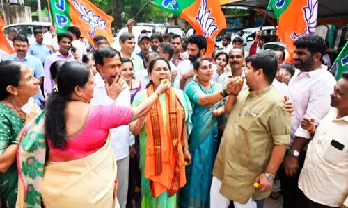 ബി​ഹാ​ർ വി​ജ​യ​ത്തി​ൽ ബി.​ജെ.​പി ആ​ഘോ​ഷം