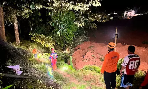 Landslide,Java,Indonesia,Missing,Fatalities, ജാവ ദ്വീപ്, ഇന്തോനേഷ്യ,മണ്ണിടിച്ചിൽ