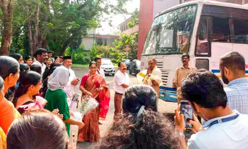 അവസരോചിത ഇടപെടലിൽ യാത്രക്കാരുടെ ജീവൻ രക്ഷിച്ച കെ.എസ്.ആർ.ടി.സി ബസ് ഡ്രൈവർക്ക്​ ആദരവ്