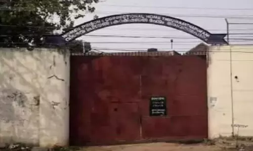 അട്ടക്കുളങ്ങര വനിത ജയിൽ മാറ്റിസ്ഥാപിക്കൽ:പരിശോധിച്ച് റിപ്പോർട്ട് നൽകാൻ ഹൈകോടതി നിർദേശം