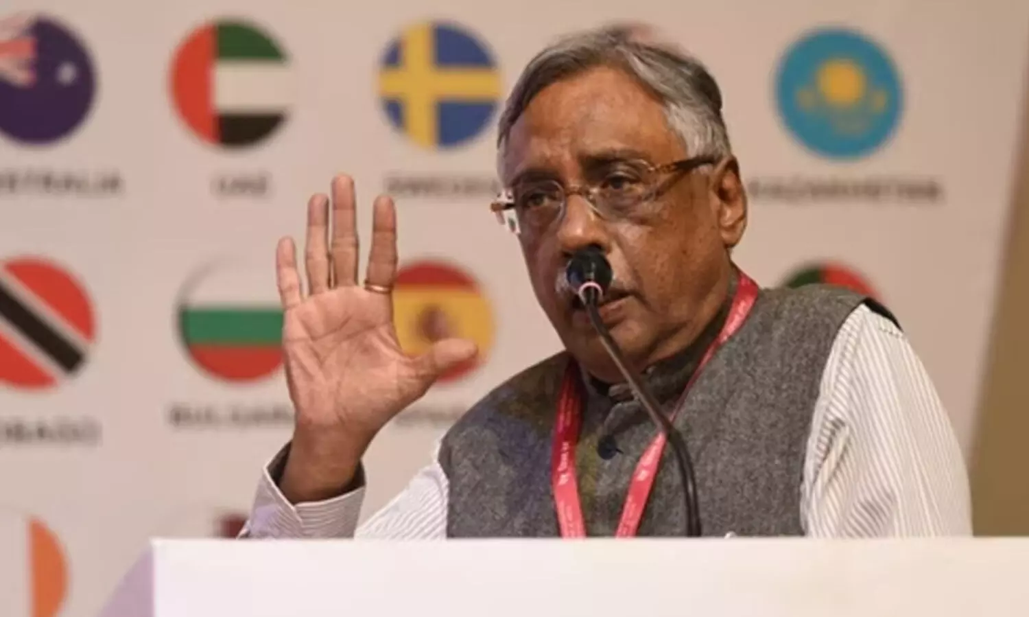 ‘ബിഹാറിൽ സ്ത്രീകൾക്ക് എൻ.ഡി.എ നൽകിയത് ലോകബാങ്കിന്റെ പണം, ഫണ്ട് വകമാറ്റി,’ അധാർമികമെന്ന് പവൻ വർമ