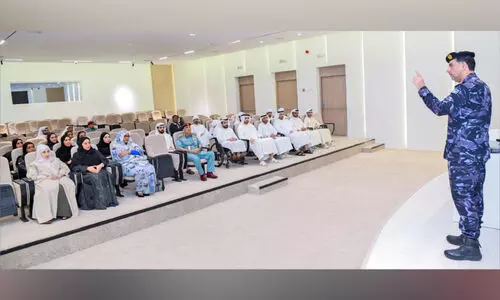 വി​ദ്യാ​ര്‍ഥി​ക​ള്‍ക്ക്​ മാ​ധ്യ​മ അ​വ​ബോ​ധ പ്ര​ഭാ​ഷ​ണ​വു​മാ​യി റാ​ക് പൊ​ലീ​സ്