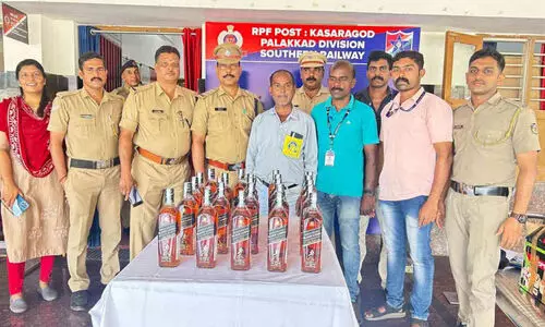 ട്രെയിനിൽ 24 കുപ്പി മദ്യവുമായി യാത്രക്കാരൻ അറസ്റ്റിൽ