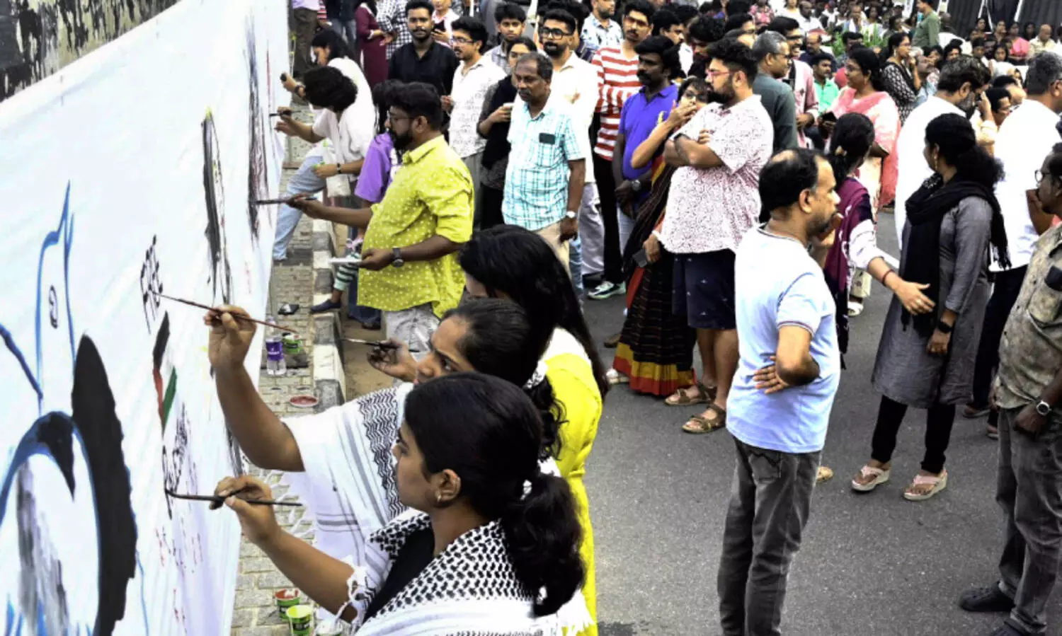 വൈകാരിക മുഹൂർത്തങ്ങളുമായി ‘ഗസ്സയുടെ പേരുകൾ’