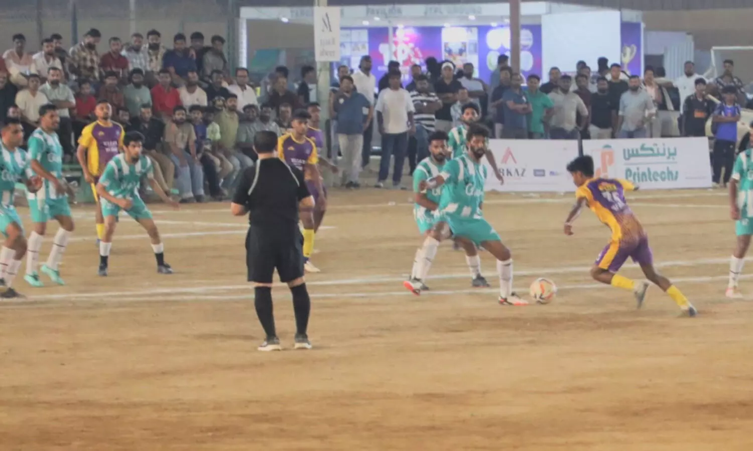 ചാ​മ്പ്യ​ന്മാ​ർ​ക്ക് വി​ജ​യ​ത്തു​ട​ക്കം