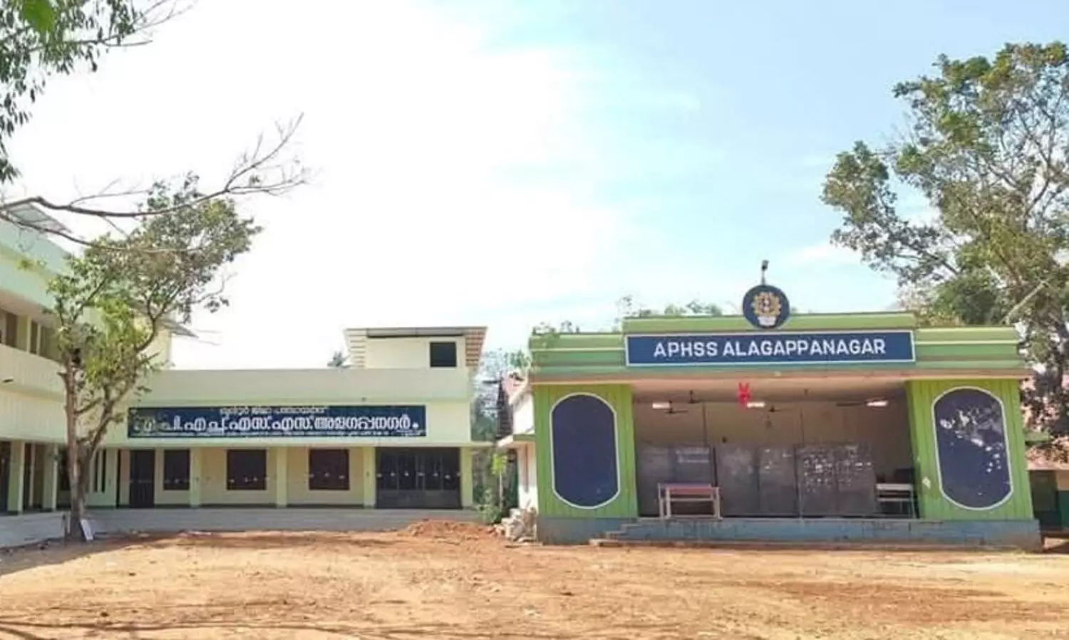 ശബരിമലക്ക് വ്രതമെടുത്ത് കറുപ്പ് വസ്ത്രം ധരിച്ചെത്തിയ വിദ്യാർഥികളെ ക്ലാസിൽനിന്ന് ഇറക്കിവിട്ടു