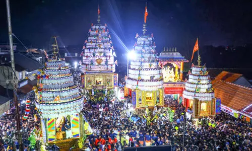 ഗ്രാമവീഥികളെ ധന്യമാക്കി കൽപാത്തിയിൽ ദേവരഥ സംഗമം