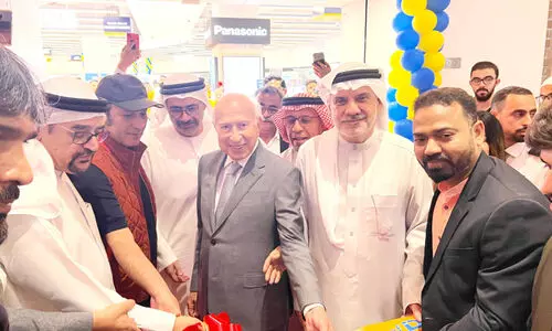 ഷറഫ് ഡിജിയുടെ നാലാമത് സ്റ്റോർ അവന്യൂസ് മാളിൽ പ്രവർത്തനമാരംഭിച്ചു