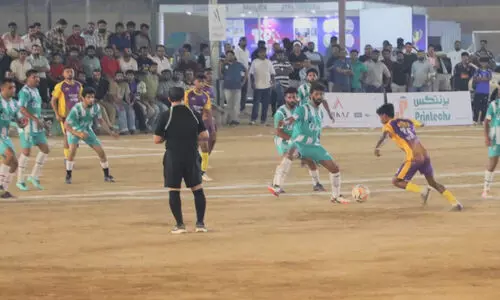 ചാ​മ്പ്യ​ന്മാ​ർ​ക്ക് വി​ജ​യ​ത്തു​ട​ക്കം