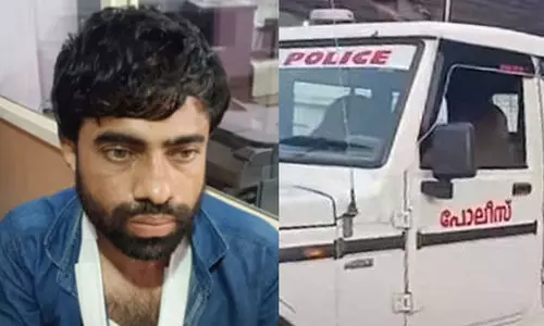 ബൈക്കിൽ കടത്തവെ അഞ്ച് കിലോ കഞ്ചാവുമായി സ്കൂൾ ബസ് ഡ്രൈവർ പിടിയിൽ; വീട്ടിൽനിന്ന് 11 കിലോയും 20 ലക്ഷം രൂപയും കണ്ടെടുത്തു