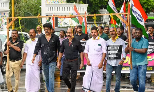 ബി.എൽ.ഒമാരുടെ ജോലിഭാരം; പ്രതിഷേധം കനത്തിട്ടും പുതിയ ഷെഡ്യൂളും നടപടികളും നിർദേശിച്ച് കമീഷൻ