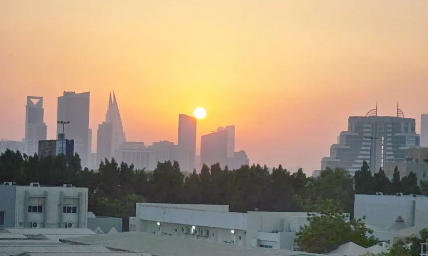 ത​ണു​പ്പ് കൂ​ടു​ന്നു; താ​പ​നി​ല കു​റ​യും