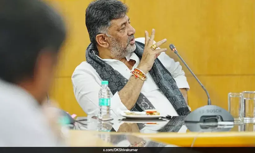 ‘ആഗ്രഹങ്ങൾ പറയുന്നതിൽ എന്താണ് തെറ്റ്?’കർണാടകയിൽ നേതൃത്വമാറ്റമുണ്ടാവുമോ എന്നറിയാൻ ജ്യോത്സ്യനോട് ചോദിക്കണമെന്നും ഡി.കെ. ശിവകുമാർ ‘ആഗ്രഹങ്ങൾ പറയുന്നതിൽ എന്താണ് തെറ്റ്?’കർണാടകയിൽ നേതൃത്വമാറ്റമുണ്ടാവുമോ എന്നറിയാൻ ജ്യോത്സ്യനോട് ചോദിക്കണമെന്നും ഡി.കെ. ശിവകുമാർ