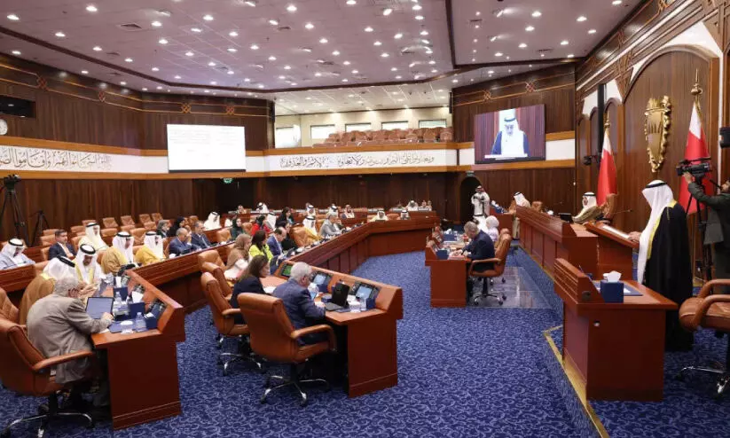 വിദേശ തൊഴിലാളികളുടെ വർക്ക് പെർമിറ്റ്; 30 ദിവസത്തെ ഗ്രേസ് പീരിയഡ്: നിർദേശം ശൂറ കൗൺസിൽ തള്ളി വിദേശ തൊഴിലാളികളുടെ വർക്ക് പെർമിറ്റ്; 30 ദിവസത്തെ ഗ്രേസ് പീരിയഡ്: നിർദേശം ശൂറ കൗൺസിൽ തള്ളി