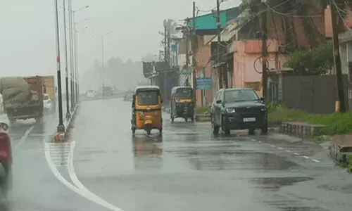 വീണ്ടും ന്യൂന മർദം: വരാനിരിക്കുന്നത് ശക്തമായ മഴ, മൂന്ന് ജില്ലകളിൽ ഓറഞ്ച് അലർട്ട്