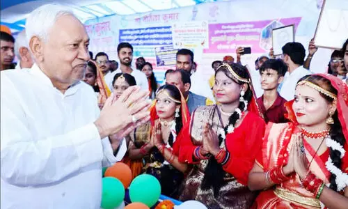 വോ​ട്ടു​വാ​ങ്ങ​ലി​ൽ എ​ത്തി​യ തെ​ര​ഞ്ഞെ​ടു​പ്പ്