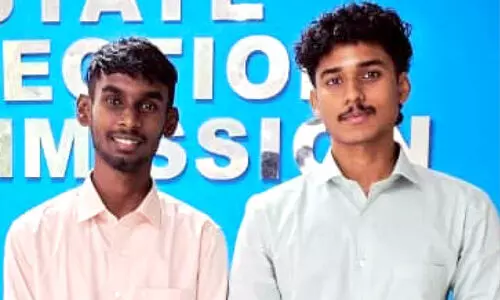 കന്നി വോട്ടിനു മുമ്പേ ഇ.​വി.​എം ട്രാ​ക്ക് സോ​ഫ്റ്റ്​​വെ​യ​ർ വി​ക​സി​പ്പി​ച്ച് താരങ്ങളായി വിദ്യാർഥികൾ