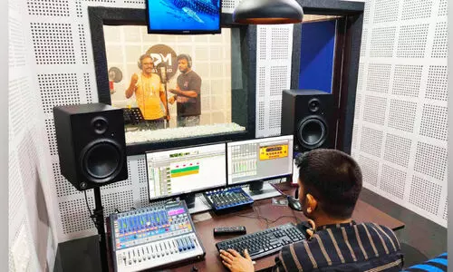 പാടി ജയിപ്പിക്കാൻ സ്റ്റുഡിയോകൾ സജീവം