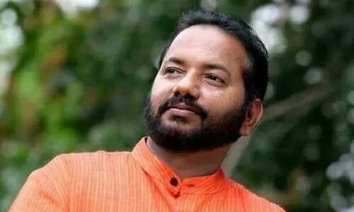 ആ​ത്‌​മ​ഹ​ത്യ​ചെ​യ്‌​ത ആ​ന​ന്ദ്‌ കെ. ​ത​മ്പി​യെ ത​ള്ളി​പ്പ​റ​ഞ്ഞ ബി.​ജെ.​പി നേ​തൃ​ത്വ​ത്തി​നെ​തി​രെ വി​മ​ർ​ശ​ന​വു​മാ​യി ആ​ർ.​എ​സ്‌.​എ​സ്‌