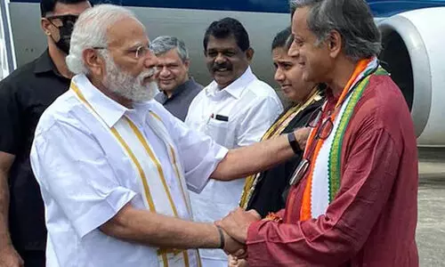 മോദിയുടെ പ്രസംഗത്തിൽ അഭിനന്ദിക്കാൻ ഒന്നുമില്ല; തരൂർ എന്തുകൊണ്ടാണ് അങ്ങനെ ചെയ്തതെന്ന് അറിയില്ല -കോൺഗ്രസ്