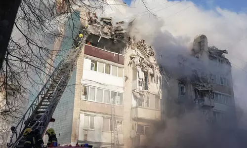 യുക്രെയ്നിൽ റഷ്യൻ വ്യോമാക്രമണം; 10 മരണം