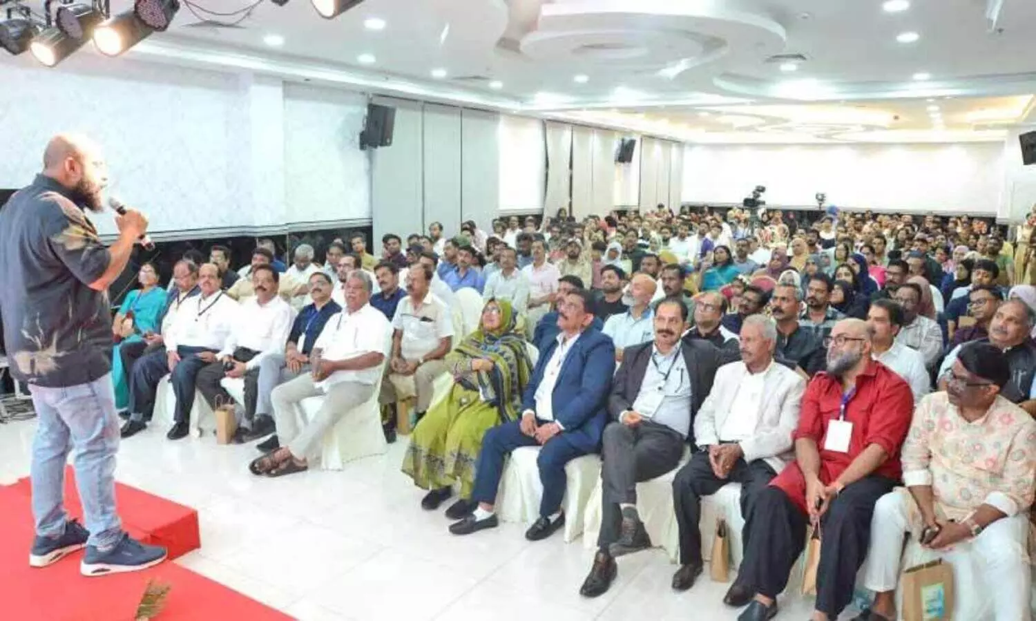 നി​റ​ഞ്ഞ ജ​ന​പ​ങ്കാ​ളി​ത്തം; ശാ​ന്തി സ​ദ​നം ‘ആ​ർ​ദ്രം’ ശ്ര​ദ്ധേ​യ​മാ​യി