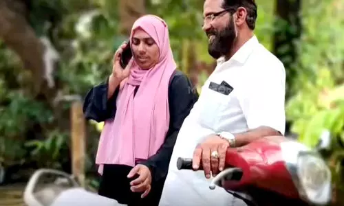 ‘എന്നെ സ്ഥാനാർഥിയാക്കിയത് സന്തോഷത്തോടെ വീട്ടിൽ വന്നു പറഞ്ഞു, പിറ്റേന്ന് ഞെട്ടിച്ച്കൊണ്ട് ഖമറുവും സ്ഥാനാർഥി’ -പയ്യന്നൂരിൽ ഭാര്യയും ഭർത്താവും സി.പി.എം സ്ഥാനാർഥി