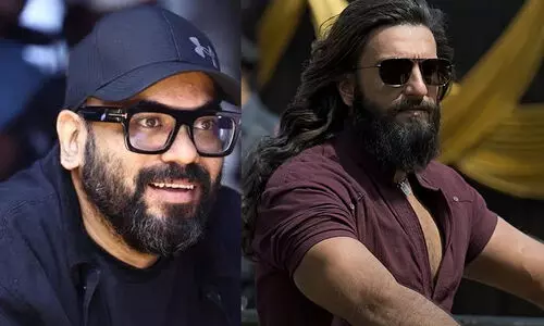 കൊറിയനോ ജാപ്പനീസോ ആയിരുന്നെങ്കിൽ ഇതേ കാഴ്ചക്കാർ ‘സിനിമാറ്റിക് ബ്രില്യൻസ്’ എന്ന് വിളിക്കുമായിരുന്നു; ധുരന്ധറിനെ പിന്തുണച്ച് സുപർൺ എസ്. വർമ