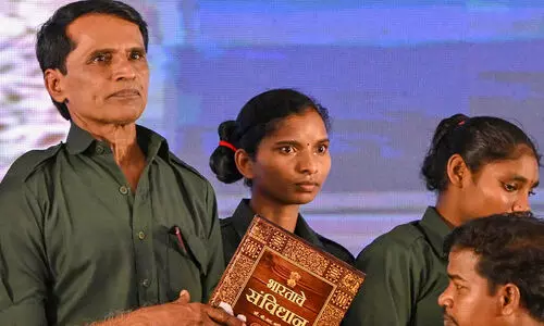 രാജ്യം മാറി, ഇനി എല്ലാവരും കീഴടങ്ങുക - മുതിർന്ന​ മാവോയിസ്റ്റ് നേതാവ് മല്ലോജുല വേണുഗോപാല റാവു; ഇനി നമുക്ക് ആയുധങ്ങളുമായി മുന്നോട്ടു പോകാൻ കഴിയില്ല