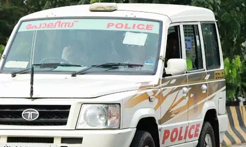 വിമാനത്താവള പരിസരത്തുനിന്ന് പൊലീസ്​ സ്വർണം പിടിച്ചെടുക്കുന്നത്​ നിയമവിരുദ്ധമെന്ന്​ കസ്റ്റംസ്​ ഹൈകോടതിയിൽ