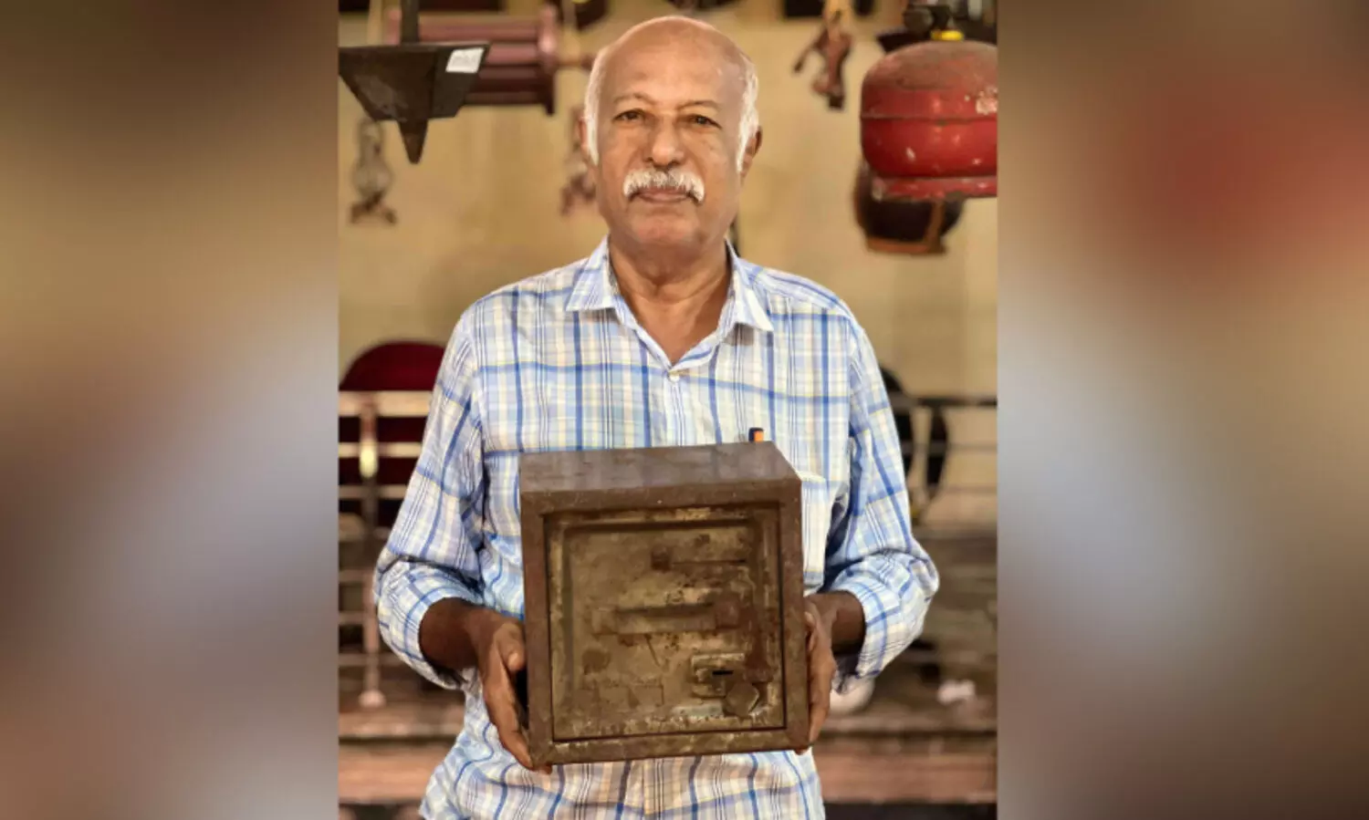 കൗതുകക്കാഴ്ചയായി ബാലറ്റ് പെട്ടി