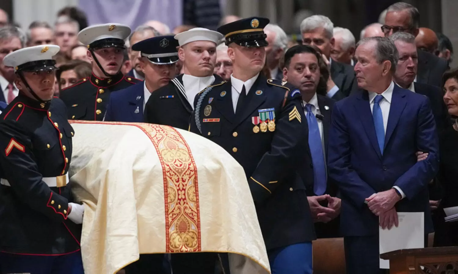 ഡിക് ചെനിയുടെ സംസ്കാരച്ചടങ്ങിൽ ട്രംപിനും വാൻസിനും ക്ഷ​ണ​മി​ല്ല