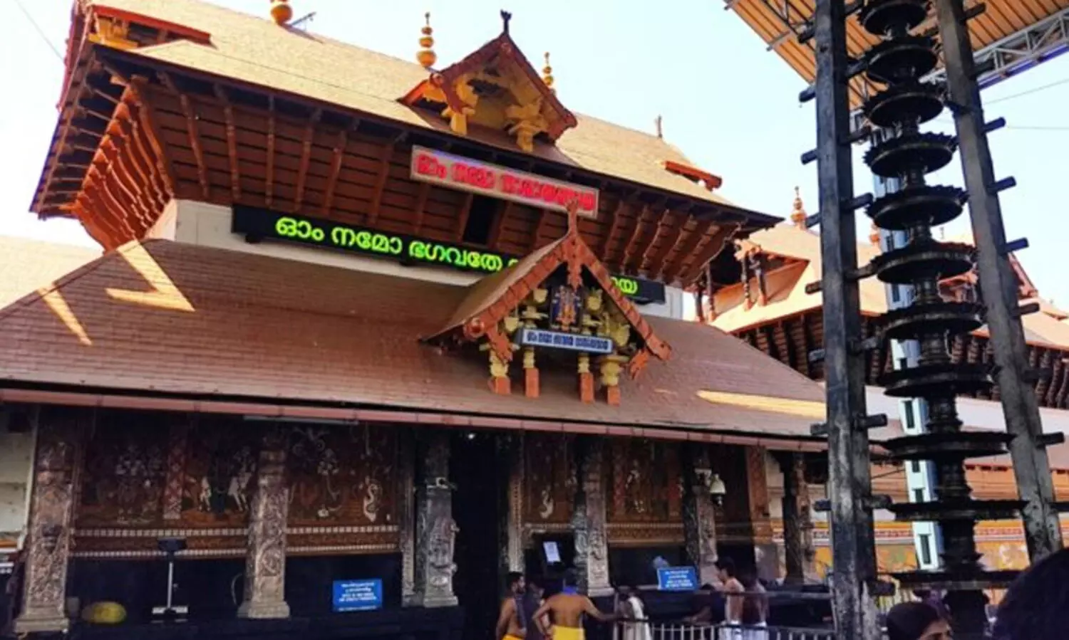 ഗുരുവായൂരിൽ ആഴ്ചയിൽ രണ്ടുദിവസം ഓൺലൈൻ ബുക്കിങ്​ സൗകര്യമൊരുക്കണമെന്ന് ഹൈകോടതി