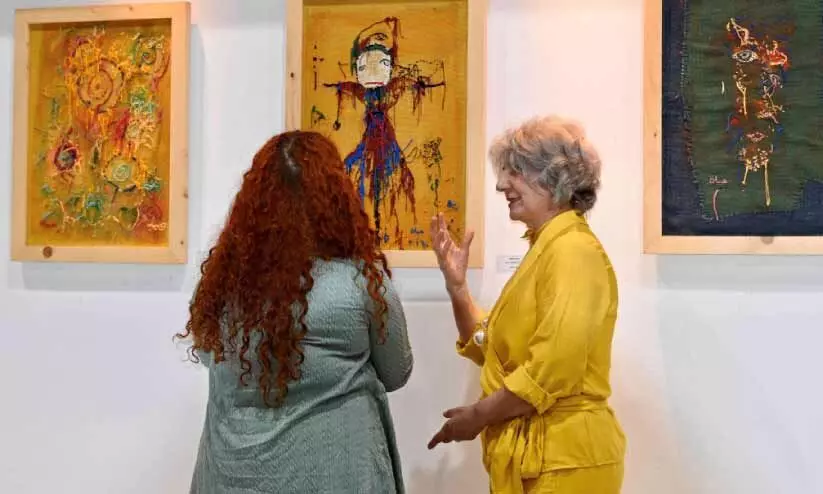 നൂലിഴകളിൽ വിരിഞ്ഞ വർണവിസ്മയം; ഹയാത് സഖറിന്റെ ചിത്രപ്രദർശനത്തിന് സമാപനം നൂലിഴകളിൽ വിരിഞ്ഞ വർണവിസ്മയം; ഹയാത് സഖറിന്റെ ചിത്രപ്രദർശനത്തിന് സമാപനം