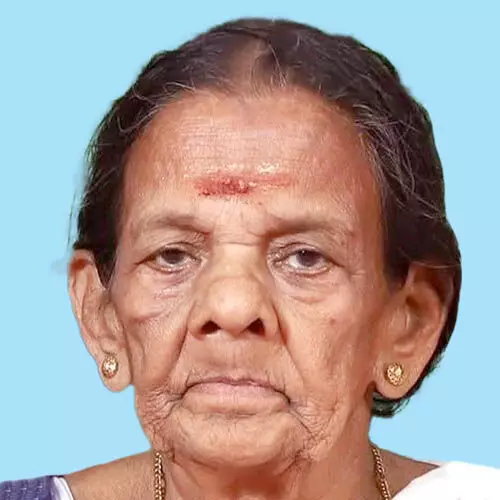 സ​രോ​ജി​നി അ​മ്മ