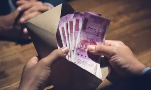 ഓപ്പറേഷൻ ബ്ലാക്ക് ബോർഡ്: ലക്ഷങ്ങൾ പിടികൂടി;   തെളിഞ്ഞത്​ വൻ ക്രമക്കേടും അഴിമതിയും