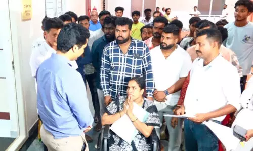 പാഴ്വാക്കായി വാഗ്ദാനം; പ്രകൃതിദുരന്ത ഇര വീൽചെയറിൽ കലക്ടറേറ്റിൽ പാഴ്വാക്കായി വാഗ്ദാനം; പ്രകൃതിദുരന്ത ഇര വീൽചെയറിൽ കലക്ടറേറ്റിൽ