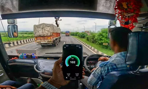 ‘ഡ്രൈവറുടെ അടുത്തിരുന്ന് വിഡിയോ എടു​ക്കേണ്ട’ -ഓടുന്ന വാഹനങ്ങളിൽ വിഡിയോ ചിത്രീകരണം വിലക്കി ഹൈകോടതി