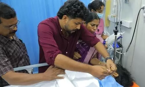 മേക്ക​പ്പി​ടാൻ പോകുമ്പോൾ അപകടം, നട്ടെല്ലിന് ഗുരുതര പരിക്ക്; അ​ത്യാ​ഹി​ത വി​ഭാ​ഗ​ത്തി​ല്‍ നി​ശ്ച​യി​ച്ച മു​ഹൂ​ര്‍ത്ത​ത്തി​ല്‍ ത​ന്നെ താ​ലി കെ​ട്ടി ആ​വ​ണി​യും ഷാ​രോ​ണും