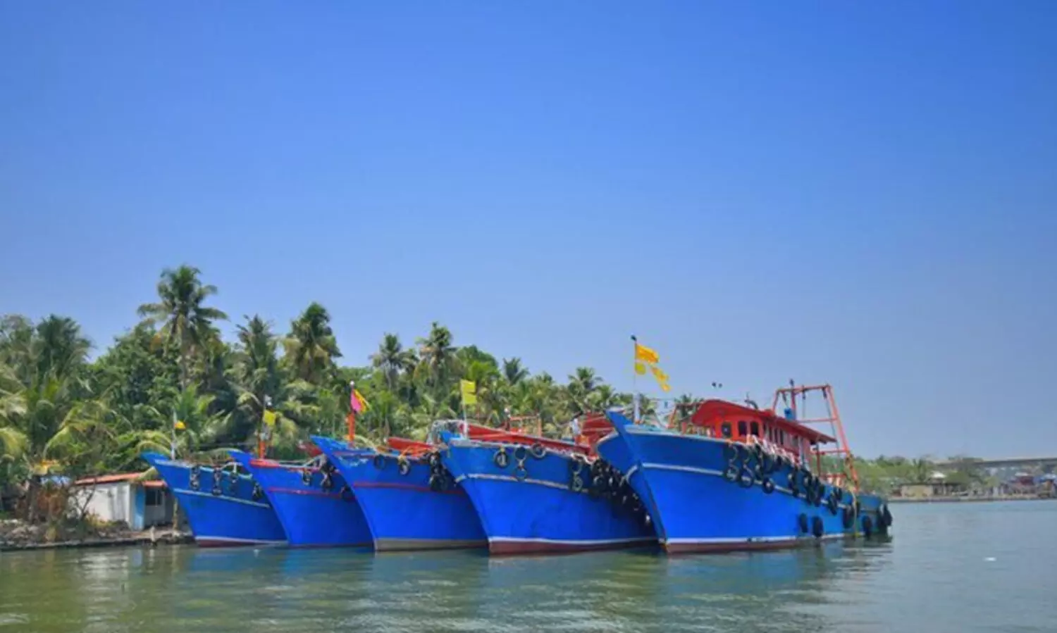 പരമ്പരാഗത മത്സ്യത്തൊഴിലാളികൾക്ക് മത്സ്യ ഫെഡിന്റെ പെട്രോൾ പമ്പുകൾ