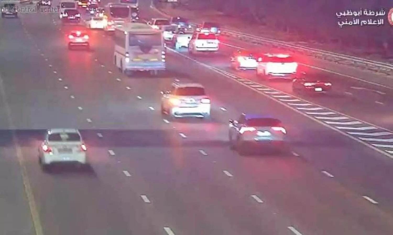 ഗ​താ​ഗ​ത നി​യ​മ​ലം​ഘ​നം: അ​ബൂ​ദ​ബി​യി​ൽ അ​ഞ്ച് ഡ്രൈ​വ​ര്‍മാ​ർ പി​ടി​യി​ൽ