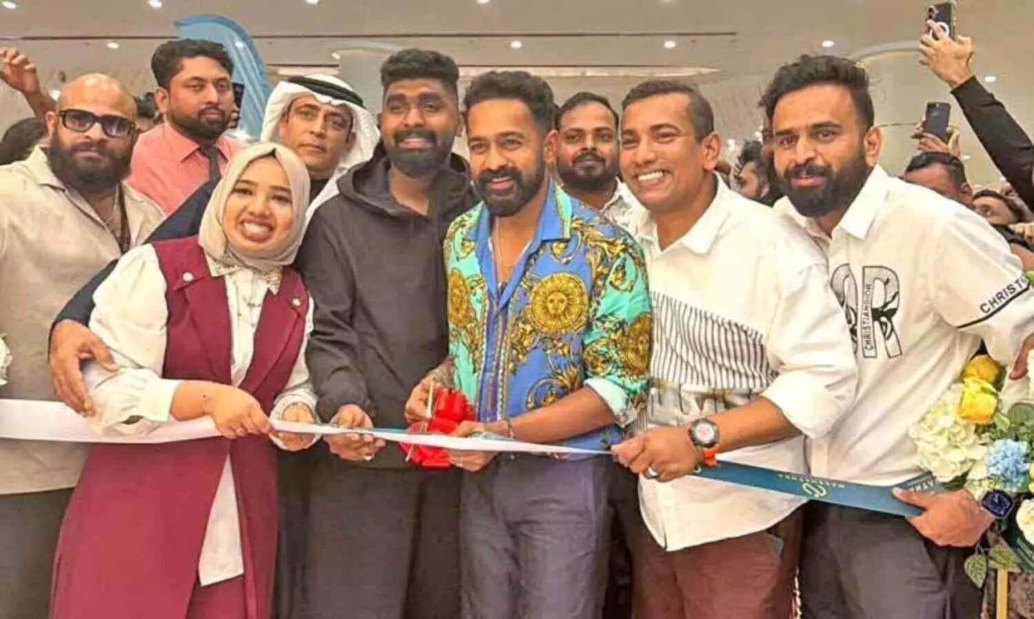 ബ​ഹ്റൈ​നി​ൽ ന​ക്ഷ​ത്ര ഗോ​ൾ​ഡ് ആ​ൻ​ഡ് ഡ​യ​മ​ണ്ട് ഷോ​റൂം പ്ര​വ​ർ​ത്ത​നം ആ​രം​ഭി​ച്ചു