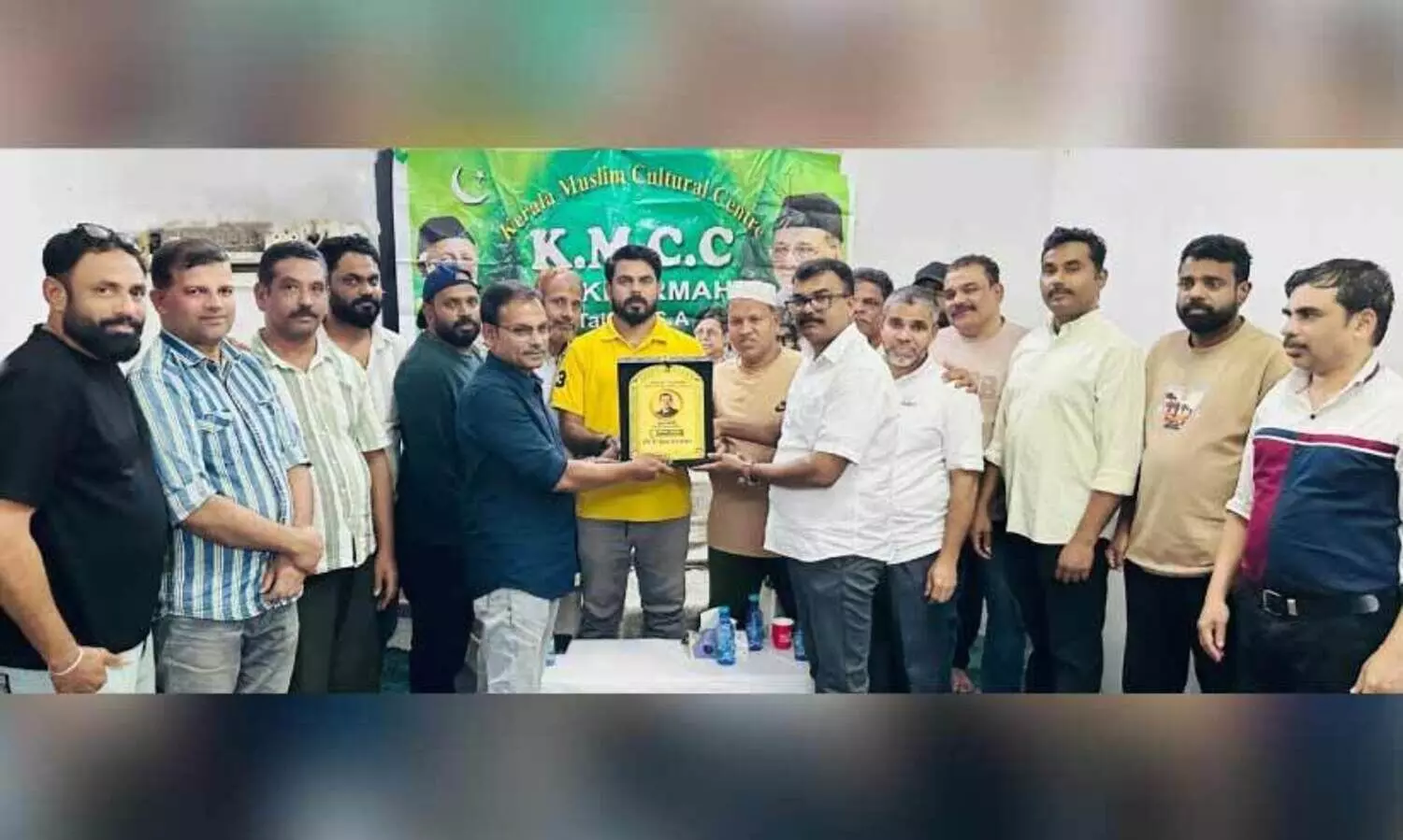 ബ​ഷീ​ർ വാ​രി​യ​ത്തി​ന് കെ.​എം.​സി.​സിയുടെ യാ​ത്ര​യ​യ​പ്പ്