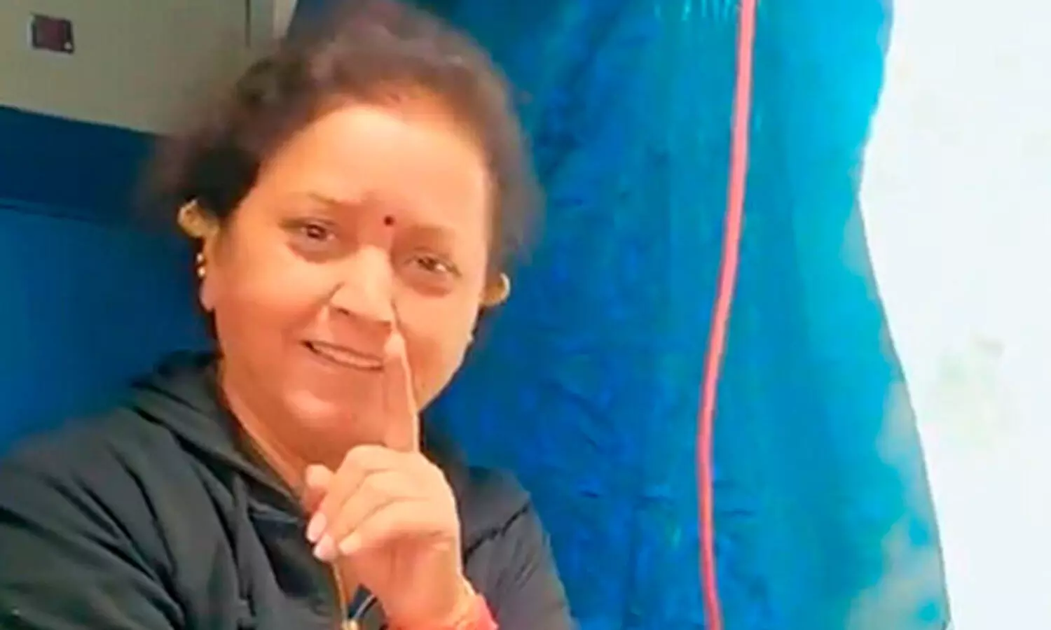 ട്രെയിന്റെ എ.സി കോച്ചിൽ കെറ്റിൽ കൊണ്ട് നൂഡിൽസ് ഉണ്ടാക്കി വീഡിയോ ഇട്ട സ്ത്രീക്ക് പിടിവീണു; റെയിൽ​വേ കേസെടുക്കും