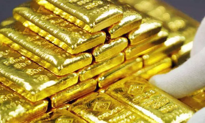 കരിപ്പൂർ സ്വർണവേട്ട; കസ്റ്റംസ് റിപ്പോർട്ടിൽ സംശയമുന പൊലീസിലേക്ക് കരിപ്പൂർ സ്വർണവേട്ട; കസ്റ്റംസ് റിപ്പോർട്ടിൽ സംശയമുന പൊലീസിലേക്ക്